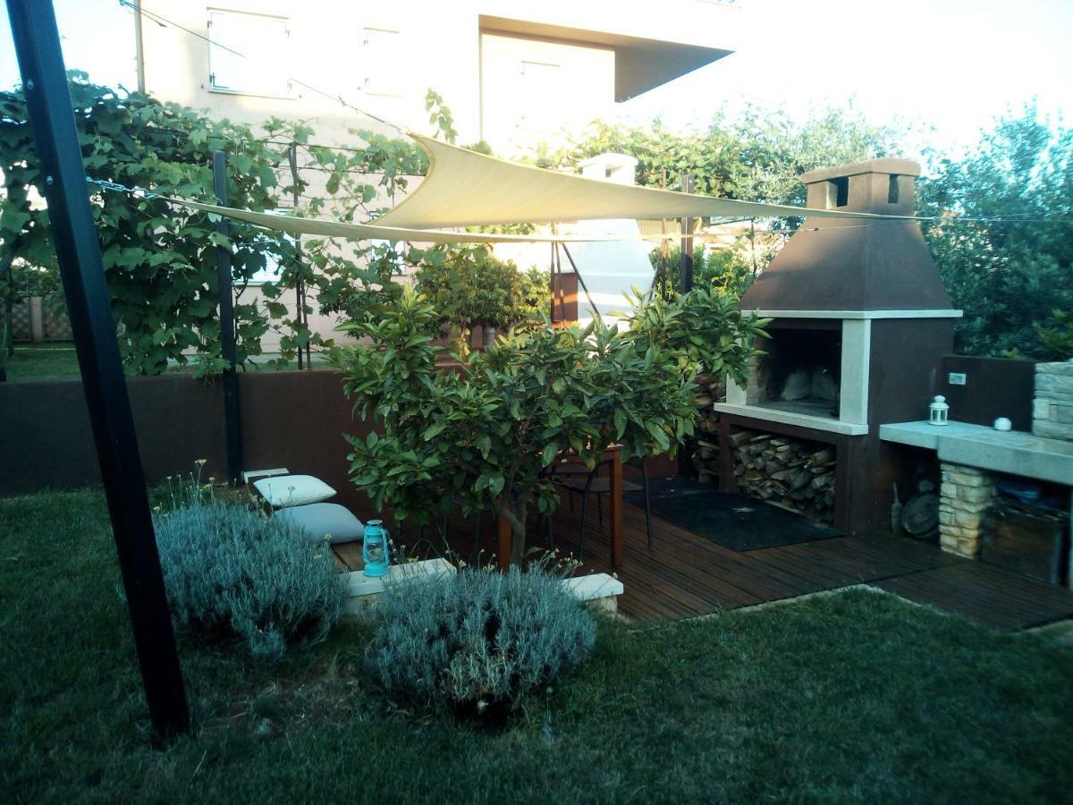 Apartments Mirela Novigrad Istria Exterior foto